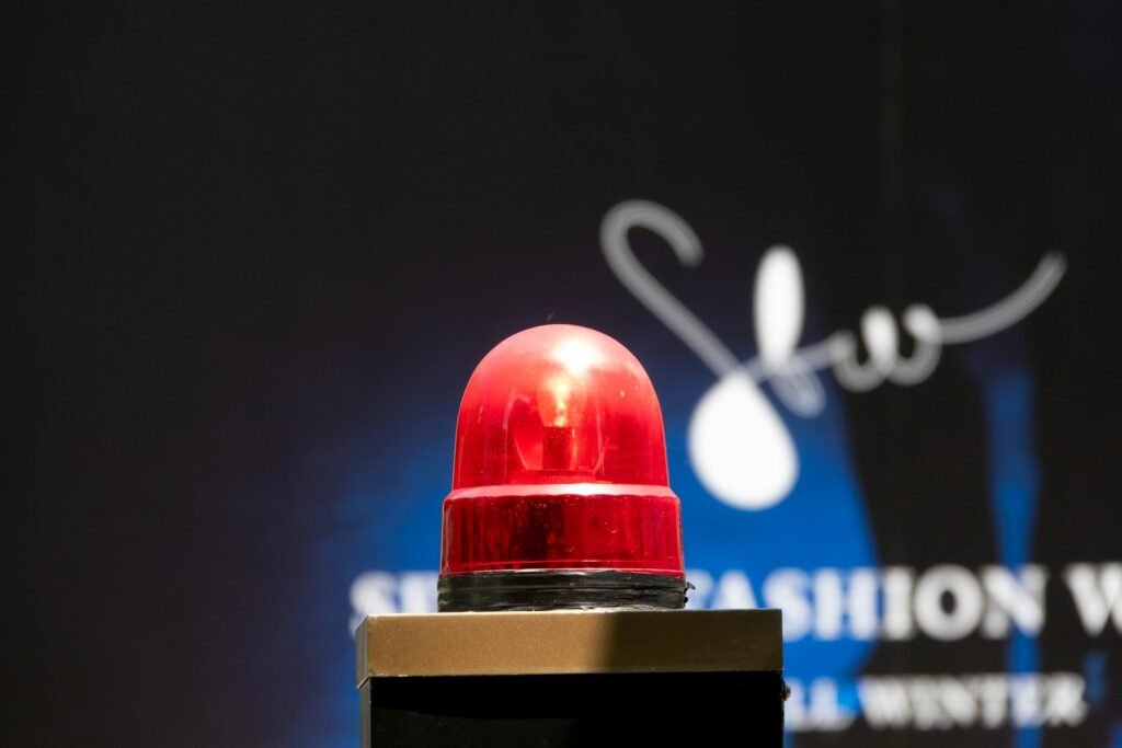 Alarme maison avec lumi&egrave;re rouge
